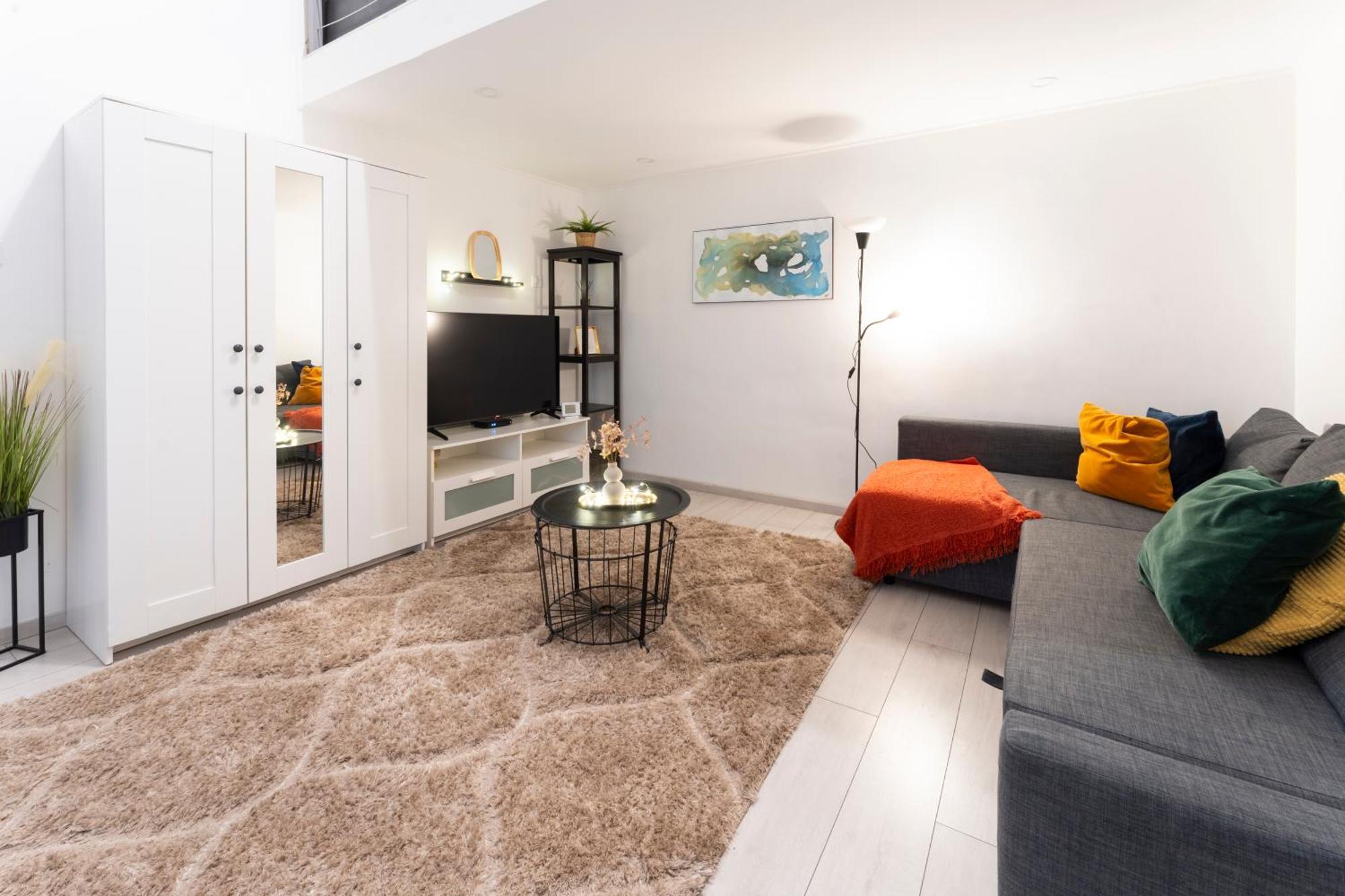 Teljes Loftlakas, Apartment Budapest